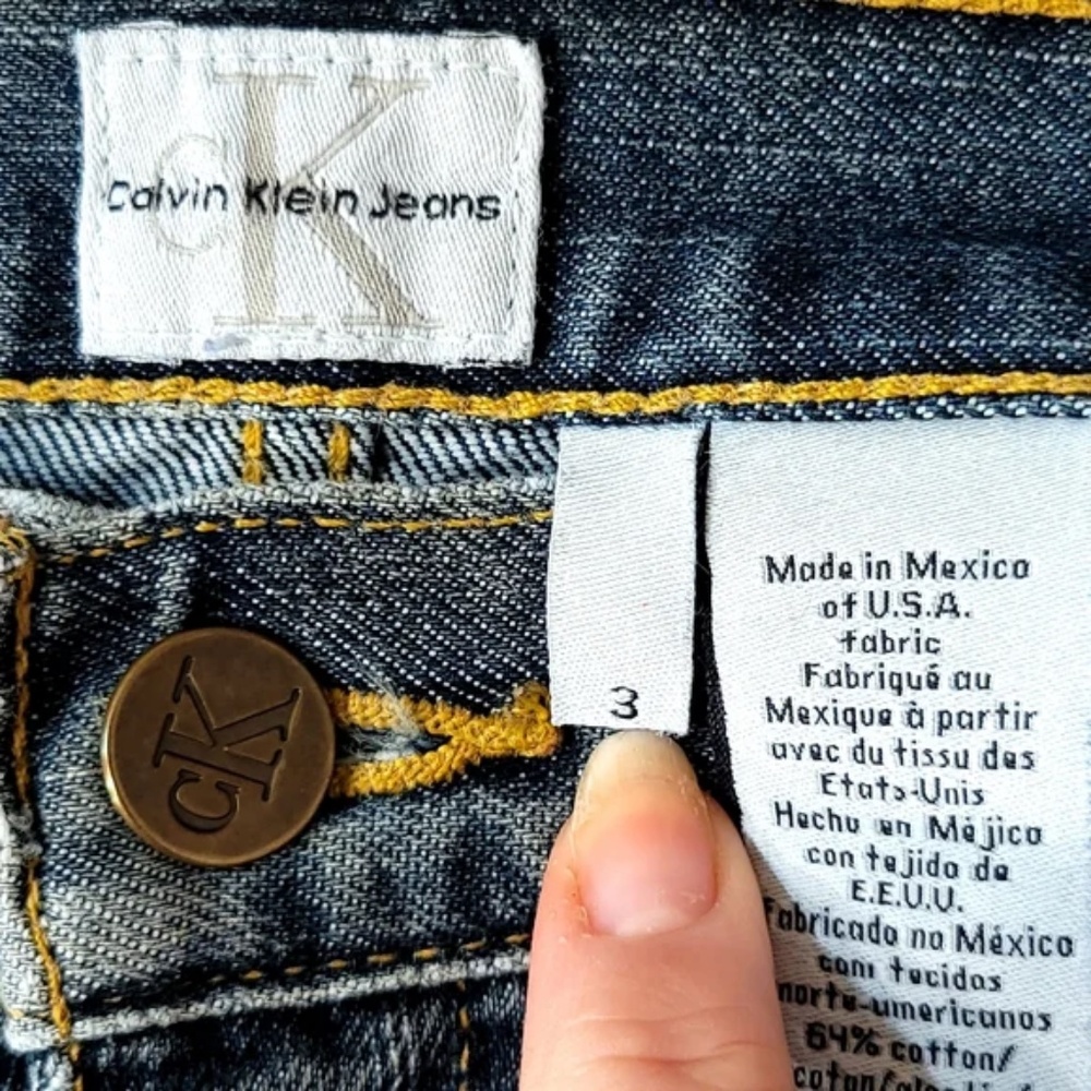 Calvin Klein Low Rise Flared Jeans - Picture 3 of 8